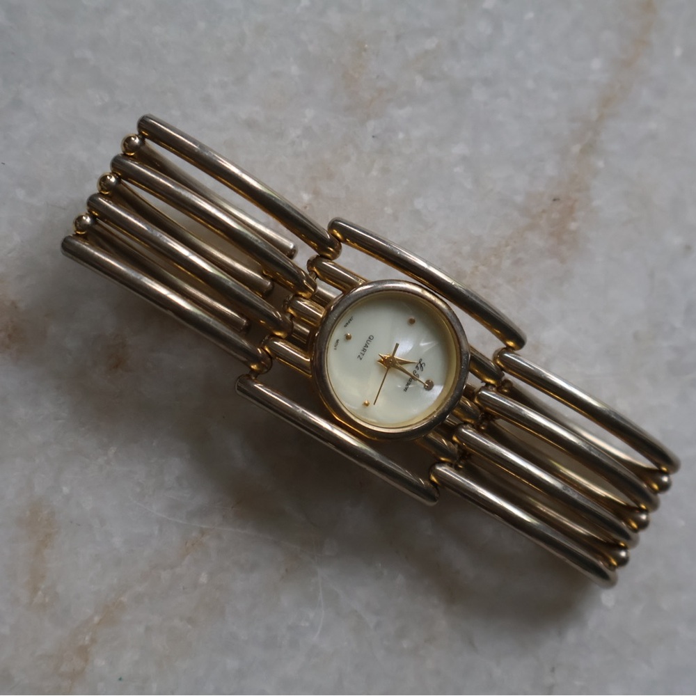 Elegant Gold-Tone Bracelet Watch